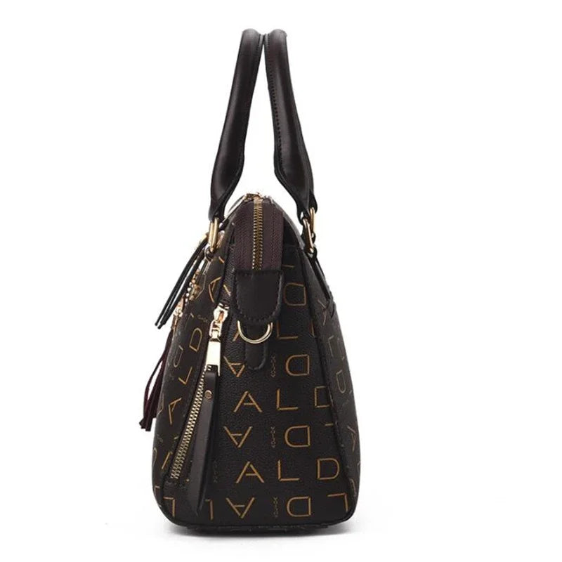 Bolsa Feminina em Couro Le Charme Félin™ + Chaveiro Glamour de Brinde
