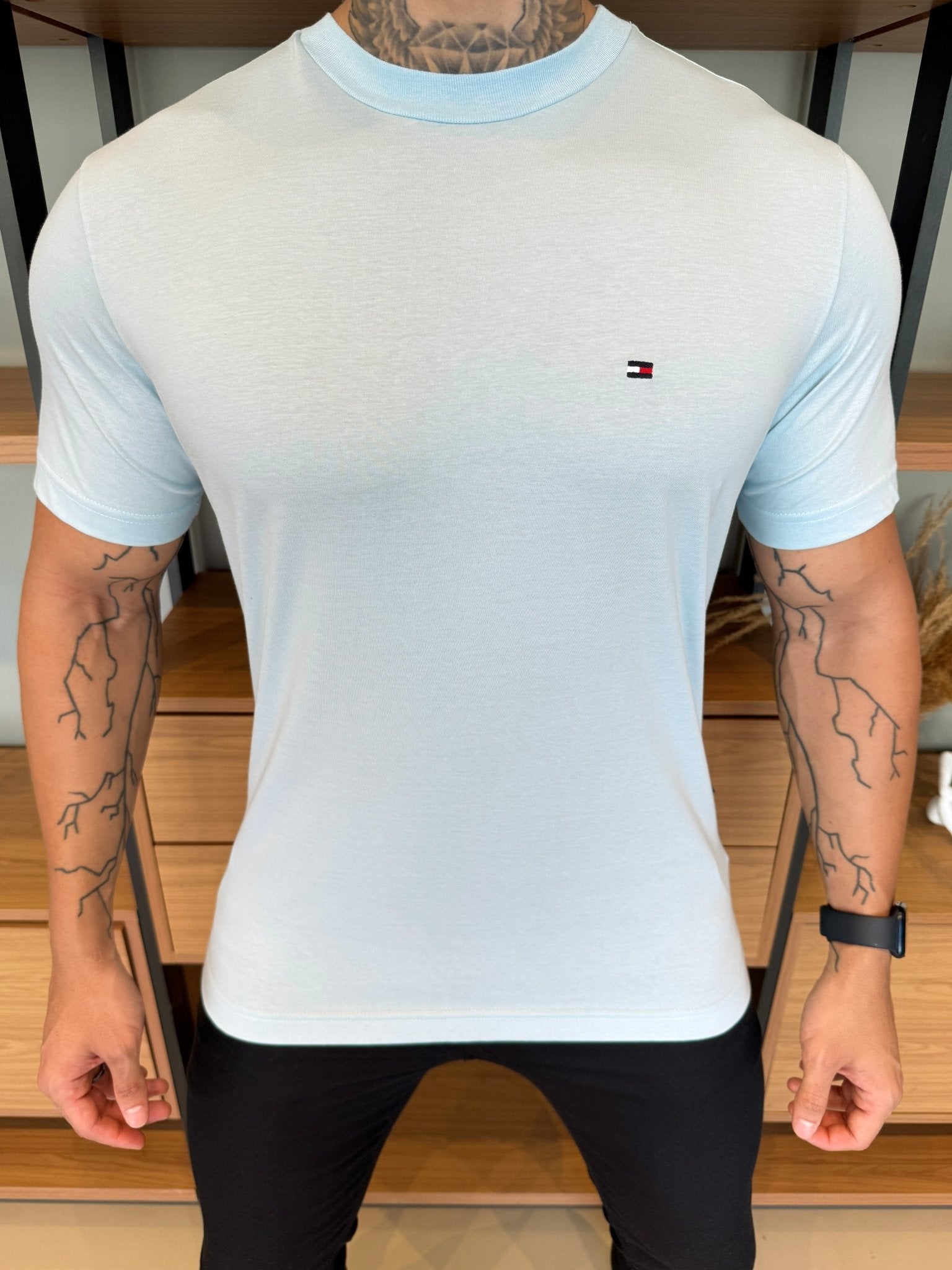Camiseta Tommy H. Básica Azul Bebê