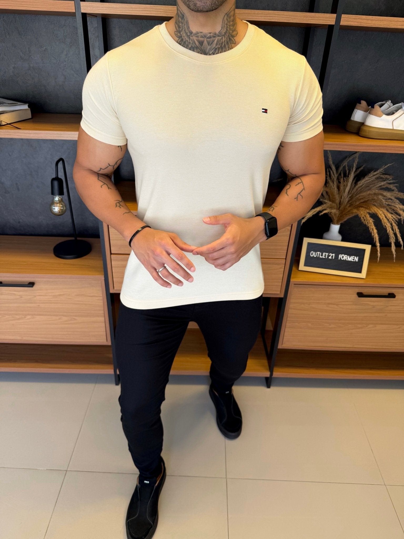 Camiseta Tommy H. Básica Bege Texture