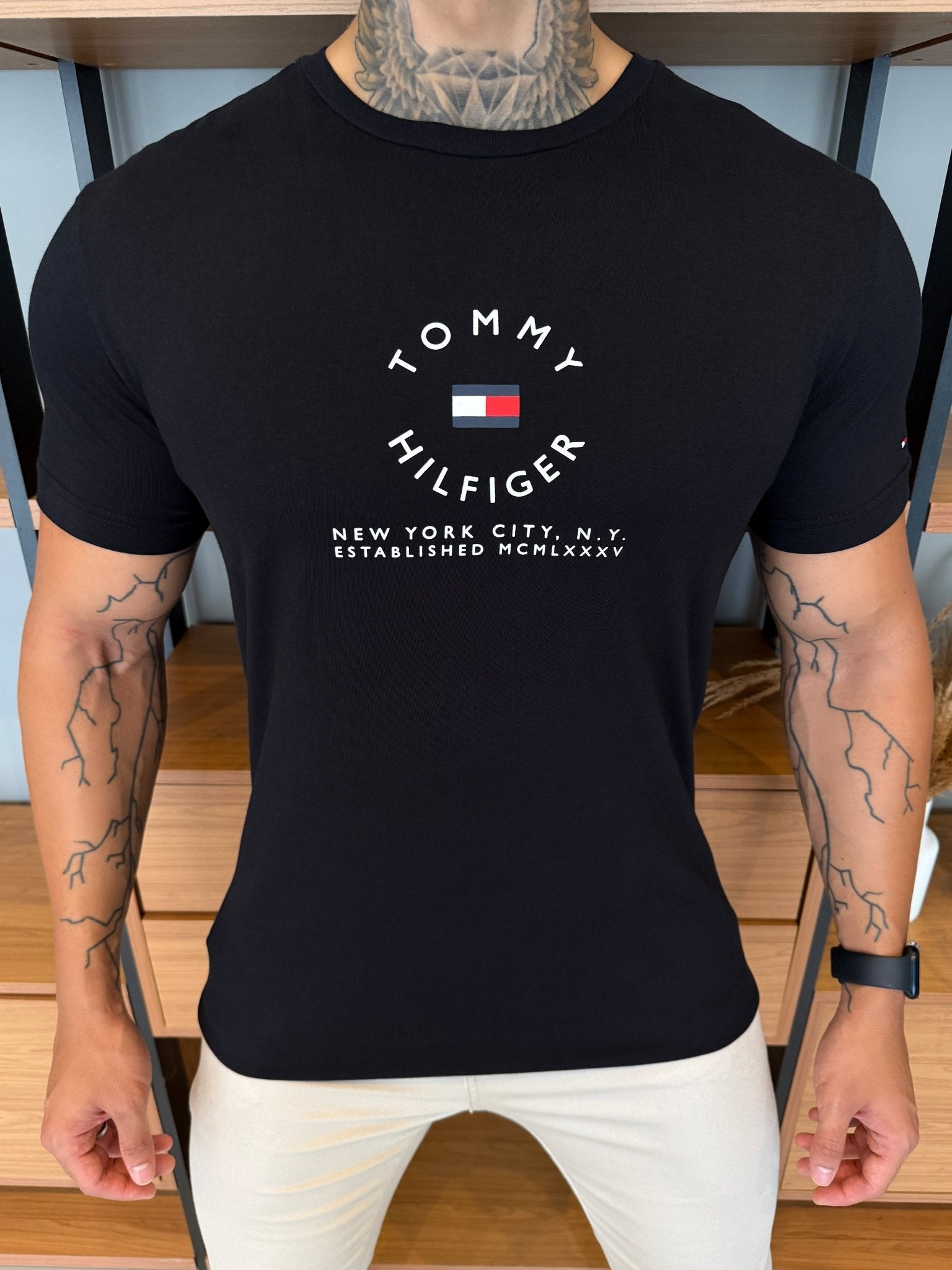 Camiseta Tommy H. New York Preta