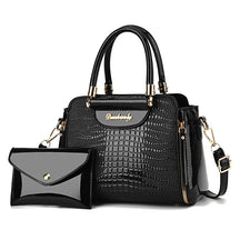 Bolsa Feminina Couro Prestige Glamour­™ + Bolsa de Mão [BRINDE EXCLUSIVO]