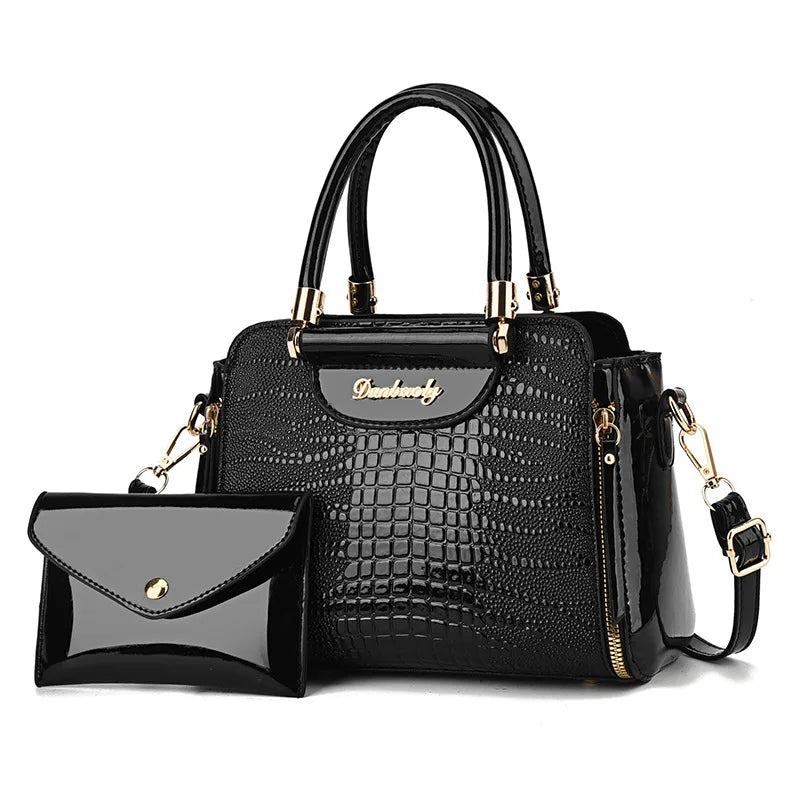 Bolsa Feminina Couro Prestige Glamour­™ + Bolsa de Mão [BRINDE EXCLUSIVO]