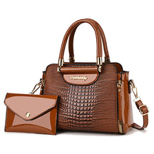 Bolsa Feminina Couro Prestige Glamour­™ + Bolsa de Mão [BRINDE EXCLUSIVO]