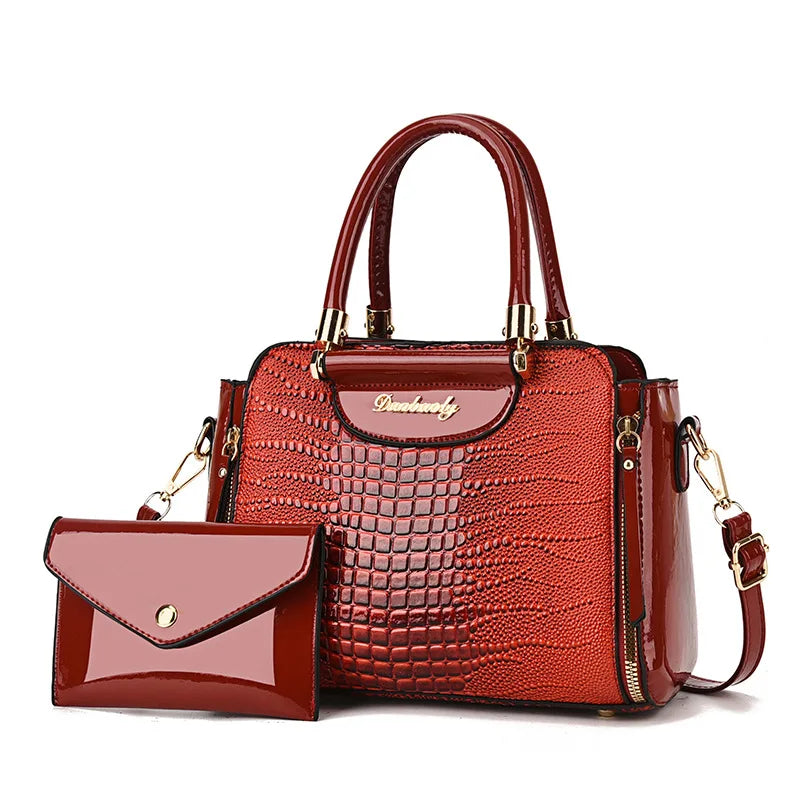Bolsa Feminina Couro Prestige Glamour­™ + Bolsa de Mão [BRINDE EXCLUSIVO]
