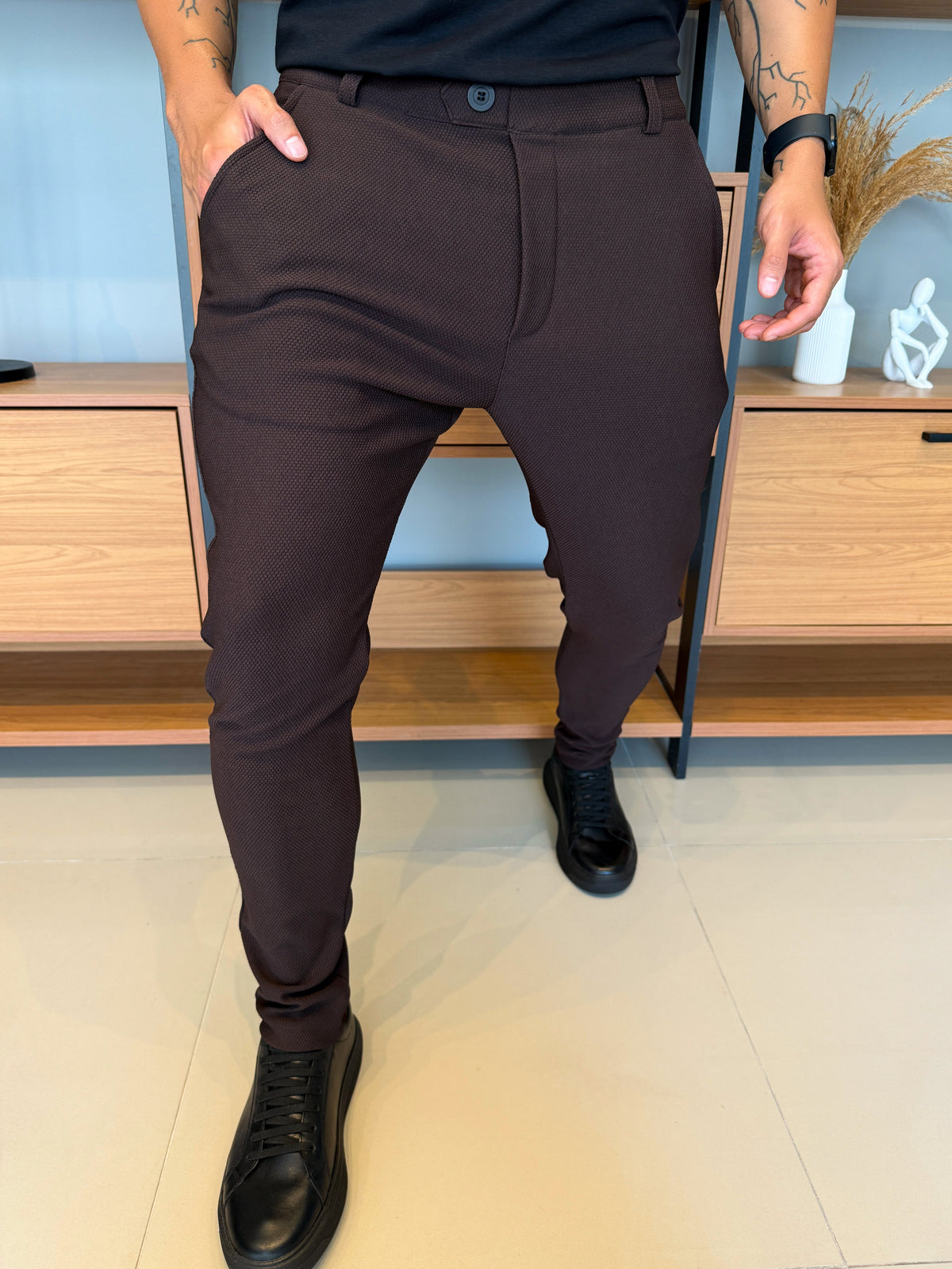 Calça Granitto Marrom Modelo Texturizado