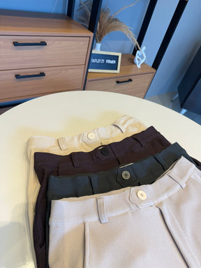Calça Granitto Areia Modelo Texturizado