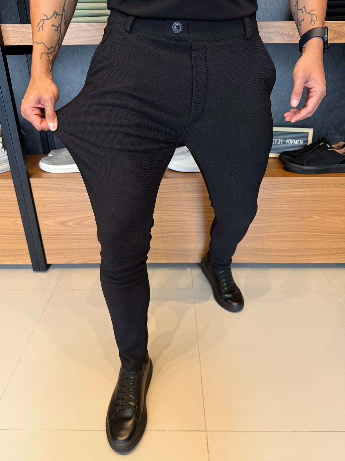 Calça Granitto Preta Modelo Texturizado