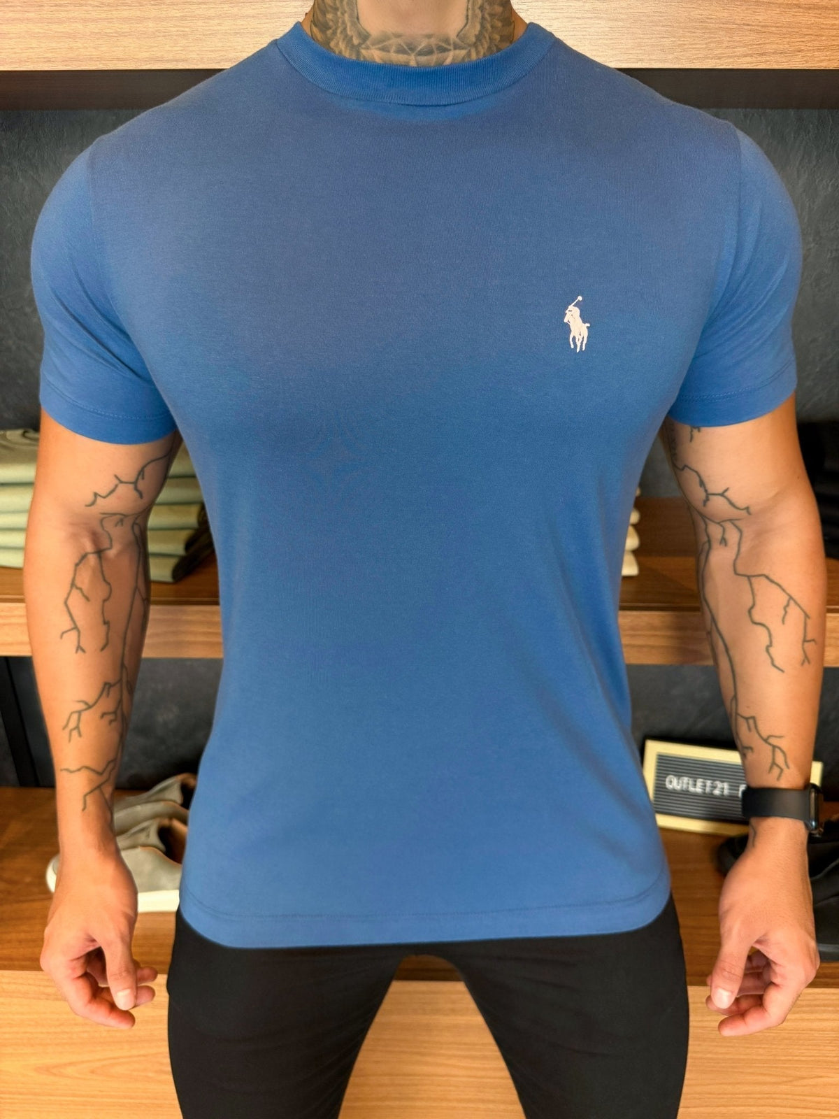 Camiseta Ralph. Básica Azul Logo Lilás