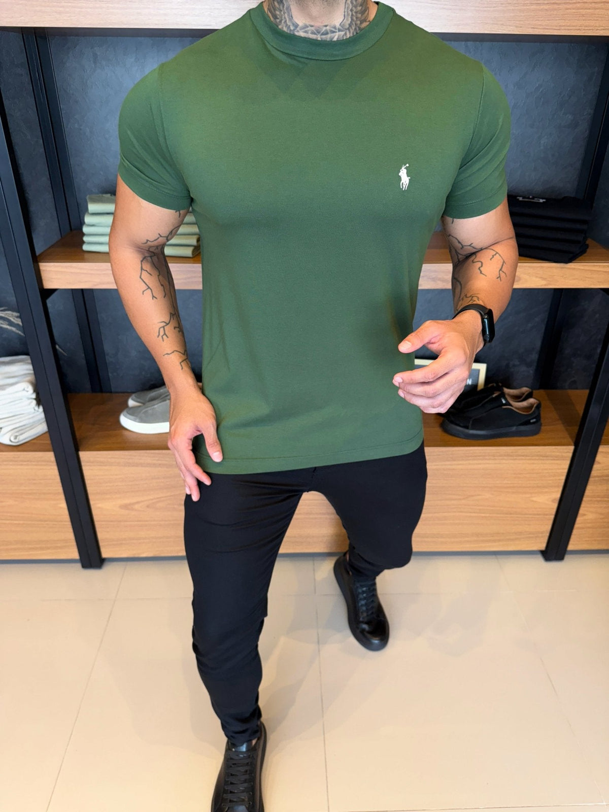 Camiseta Ralph. Básica Verde Logo Branco