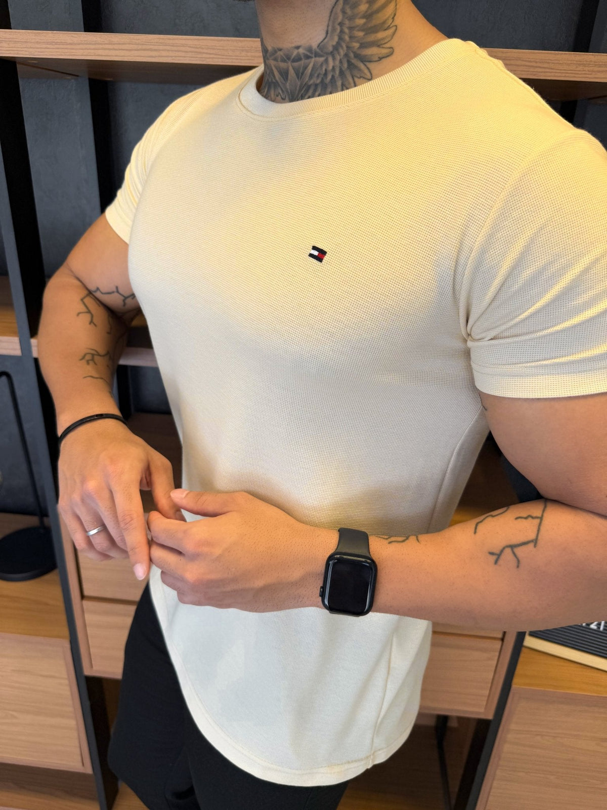 Camiseta Tommy H. Básica Bege Texture
