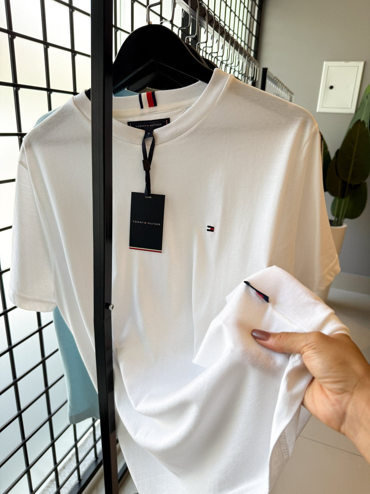 Camiseta Tommy H. Básica Branca