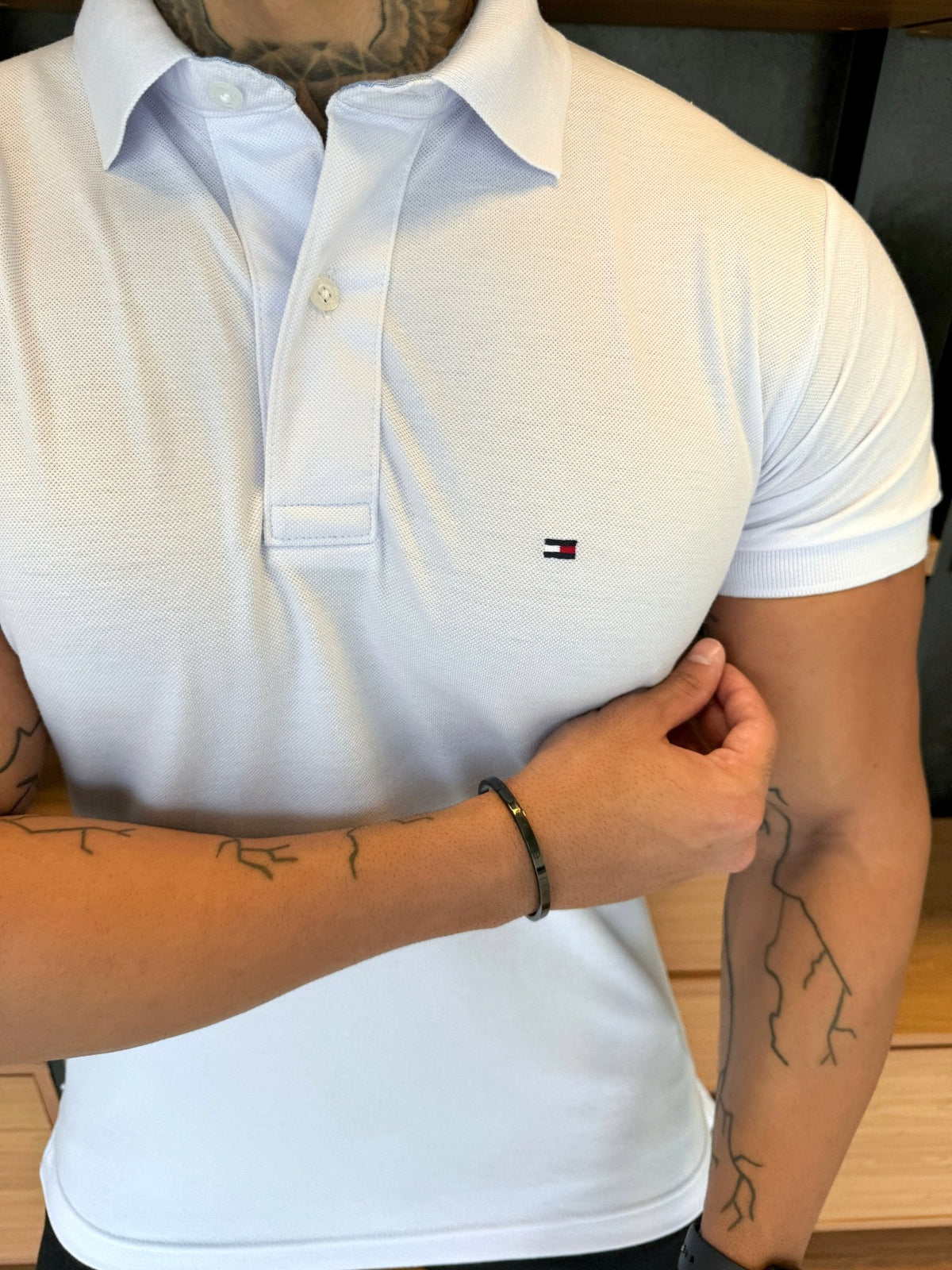 Polo Tommy H. Masculina Clássica 1985 Branca