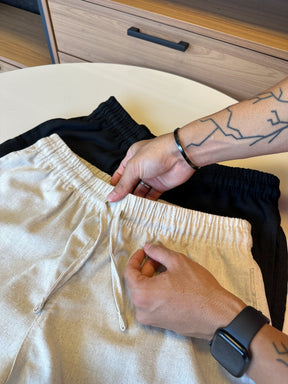 Short Linho Preto